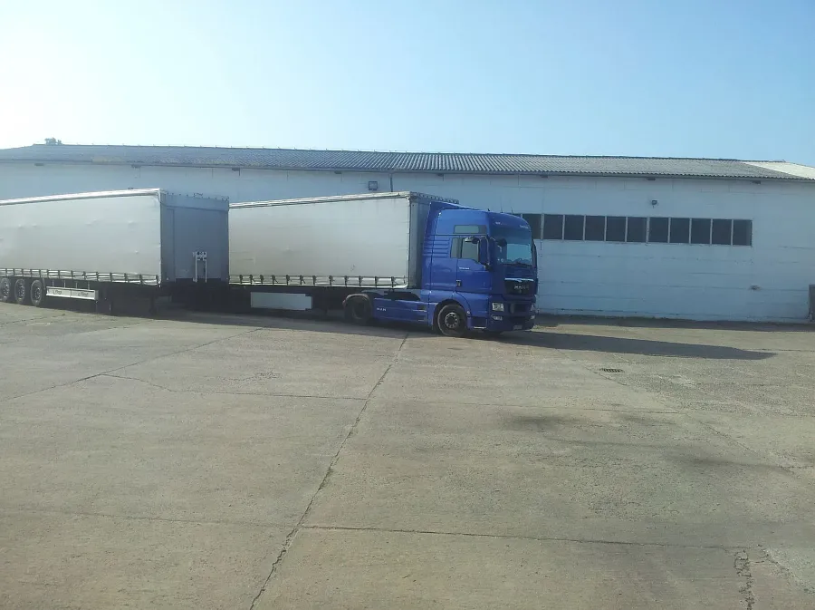 Місце для паркування вантажівок MMT Logistik L&uuml;bars Betriebshof в M&ouml;ckern