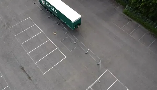 Parkovi&scaron;tě pro n&aacute;kladn&iacute; automobily v Unna