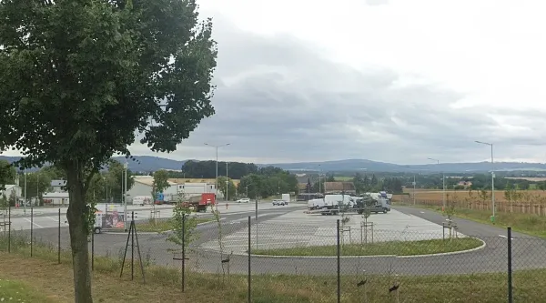 Parking dla ciężar&oacute;wek Bautransport Bautzen w G&ouml;da