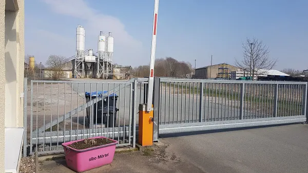 Місце для паркування вантажівок Betonmischanlage Betriebshof в Kalbe (Milde)