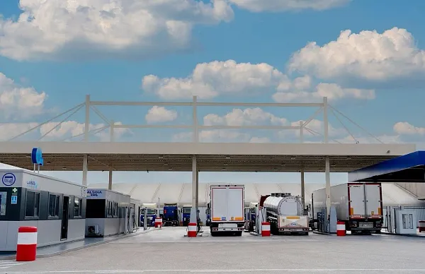 Parkovi&scaron;tě pro n&aacute;kladn&iacute; automobily Calsina Carre Spain in Pont de Molins