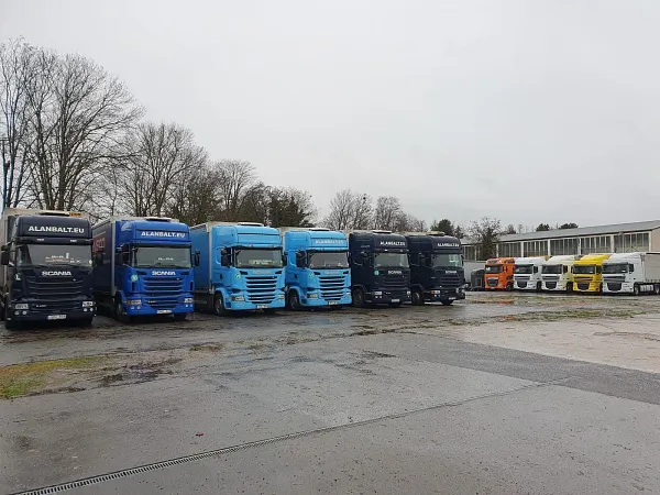 Area di parcheggio per autocarri Schaustellerbetrieb Raviol Betriebshof D&uuml;ren