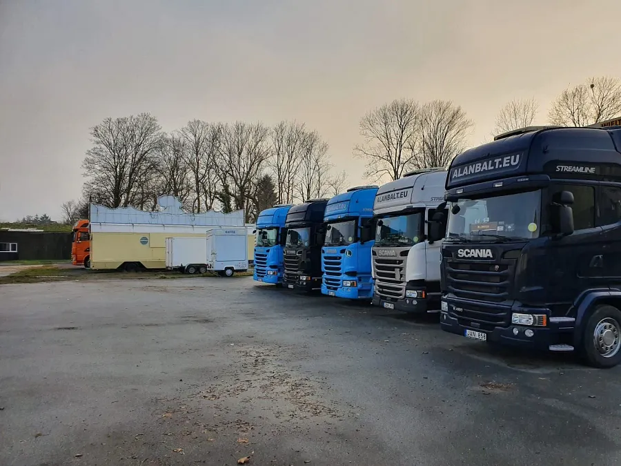 Area di parcheggio per autocarri Schaustellerbetrieb Raviol Betriebshof D&uuml;ren