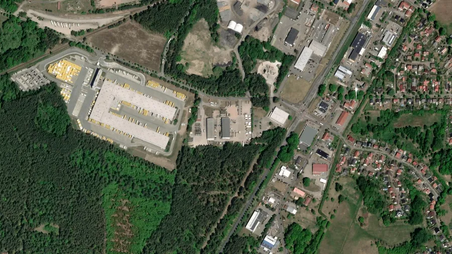 Parkareal Herrmann Mercedes Benz Betriebshof in Neustrelitz