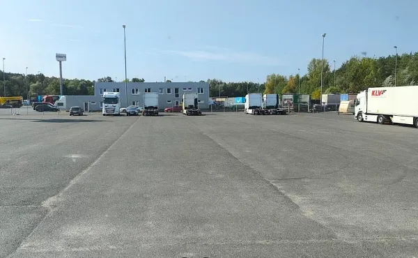 Zonă de parcare pentru camioane &icirc;n K&ouml;nigs Wusterhausen