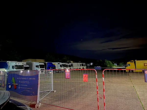 Стоянка для вантажівок &laquo; Autotransit Amann Truck Stop &raquo; у Hann. M&uuml;nden
