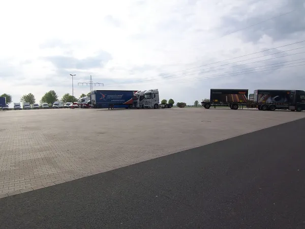 Area di parcheggio per autocarri Autohaus Oppel Ansbach