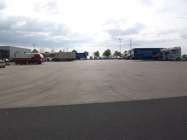 Area di parcheggio per autocarri Autohaus Oppel Ansbach