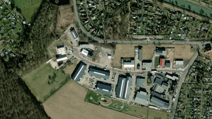 Parking dla ciężar&oacute;wek Lkw Lade und Parkzentrum w Seelze