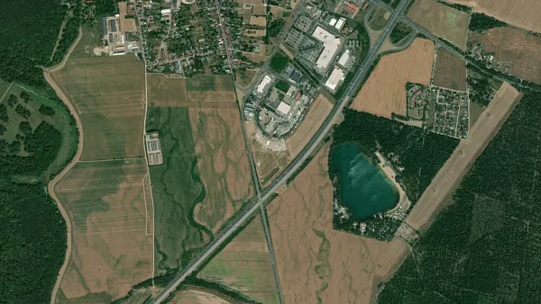 Parkovi&scaron;tě pro n&aacute;kladn&iacute; automobily Mildensee in Dessau-Ro&szlig;lau