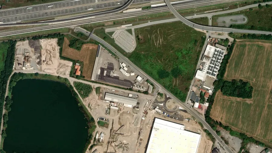 Parkareal Truck Village MI in Arluno